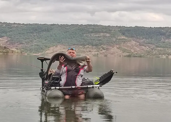 Mobil Neuf Dans Camping 4* Bord Du Du Salagou Szálloda *